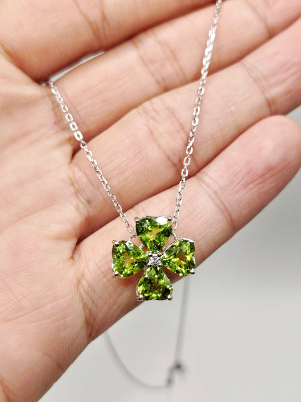 Peridot Four- Leaf Clover Pendant