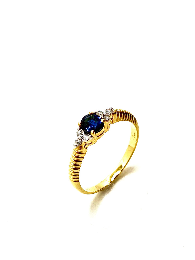 Blue Sapphire and Diamonds Ring in 18k Gold