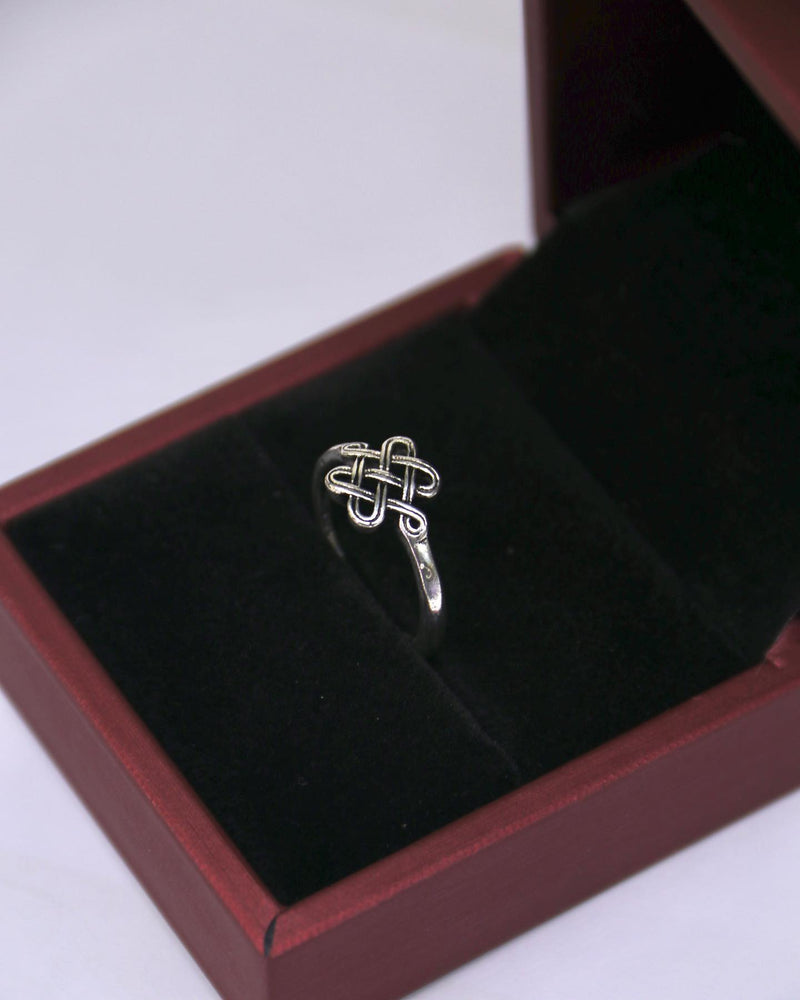Mystic Knot Ring